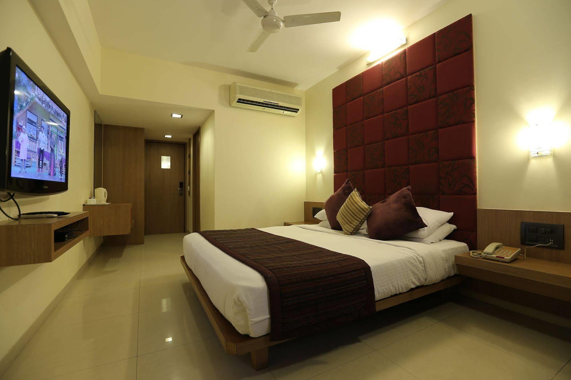 Hotel Silver Inn Mumbai Exterior foto