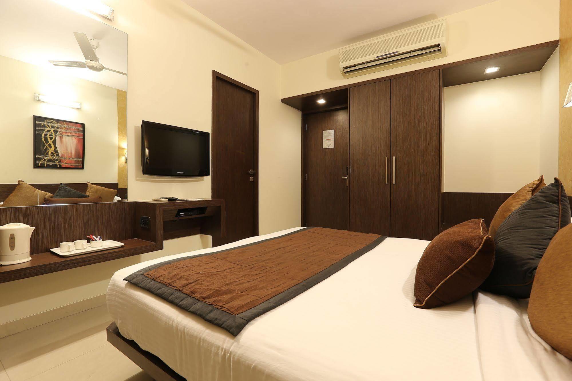 Hotel Silver Inn Mumbai Exterior foto